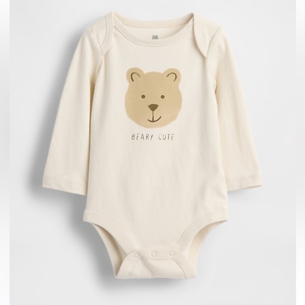 BUNDLE 5 bodysuit NWOT Cream Baby Bodysuit with Bear Graphic. 3-6m